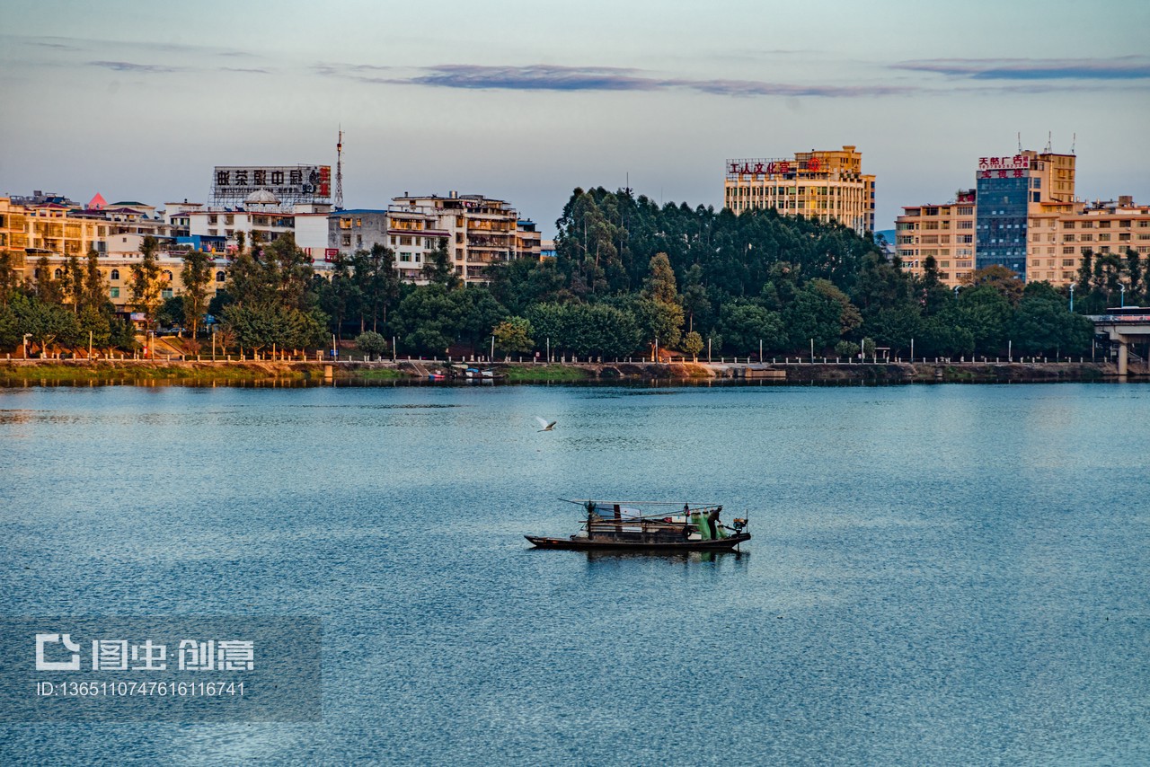 大雪节气夕阳美，贡江河畔景如画——江西赣州于都县冬日风情