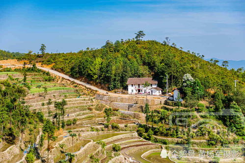 江西于都县龙溪梯田 春耕时节的高山画卷